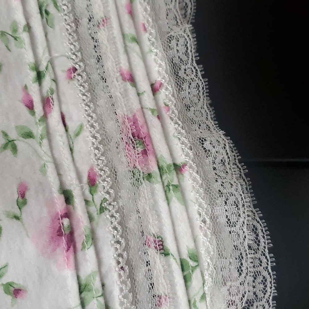Aria 100% Cotton Long Floral Print & Lace Trim Nightgown in Medium - Picture 6 of 11